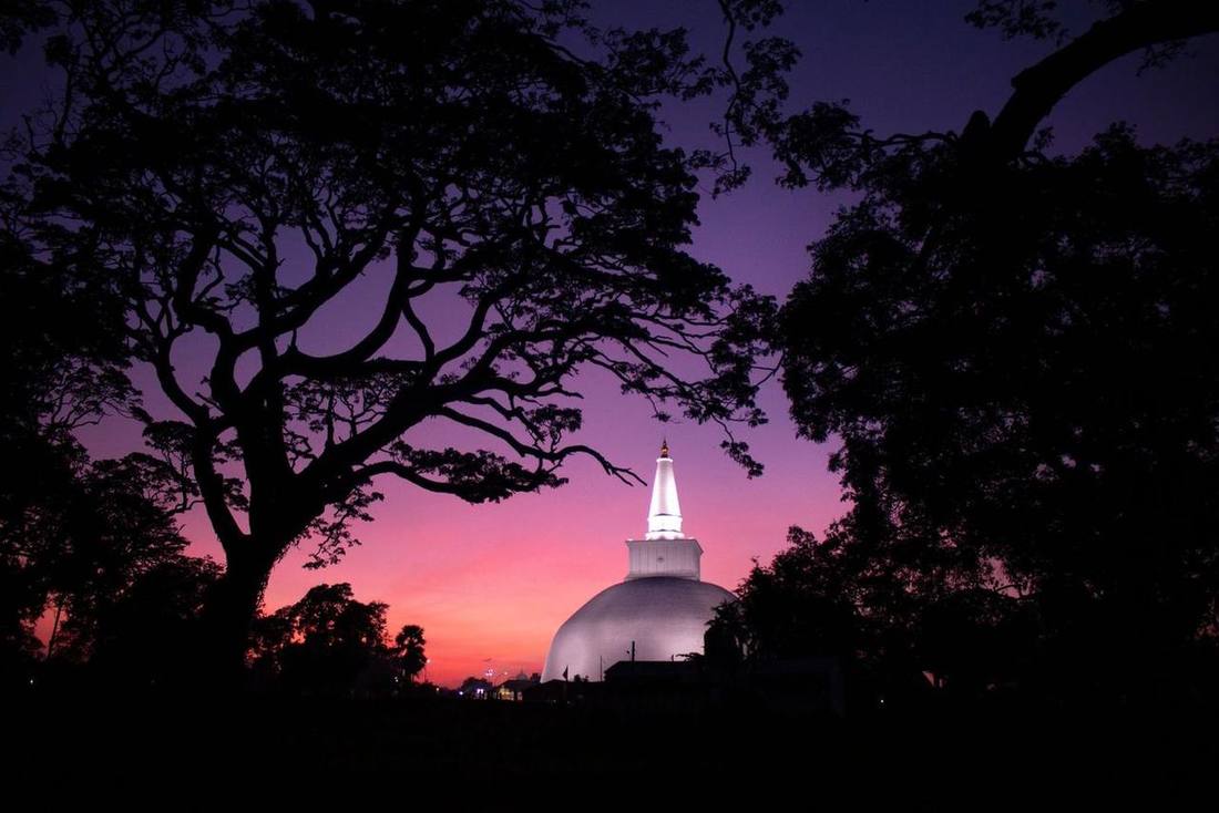 Ruwanwelisaya illuminated in the evening
