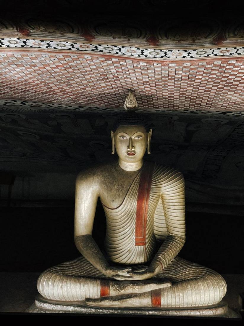 Buddha statue in the Dambulla caves