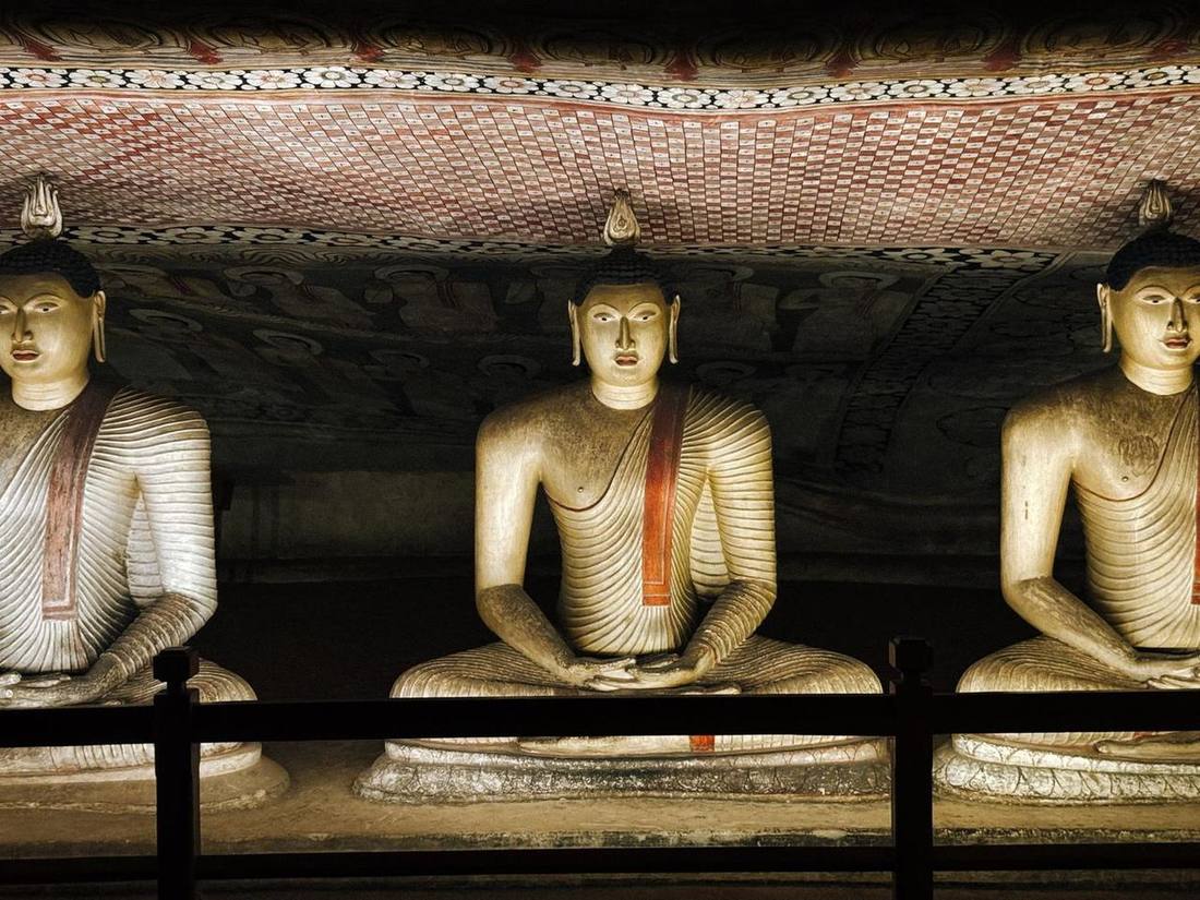 Buddha statues in Dambulla cave temple