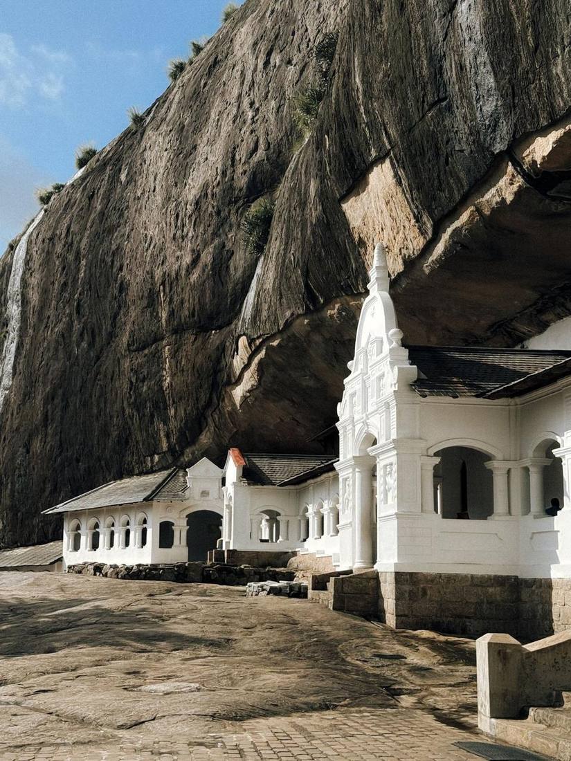 Dambulla cave temple complex
