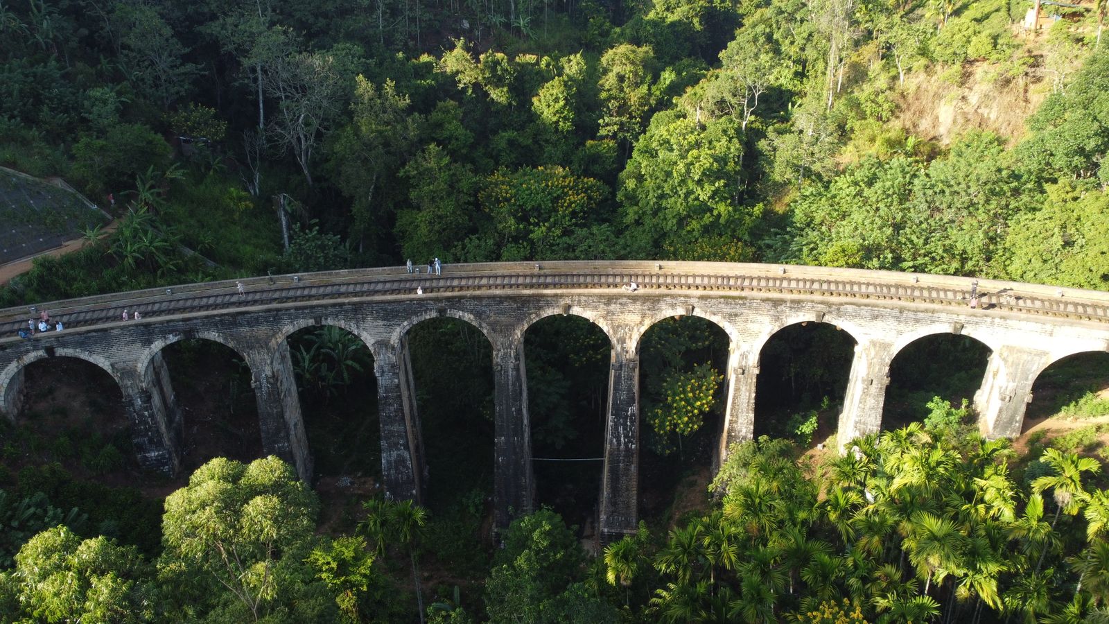 Ella, Nine Arches Bridge & Little Adam's Peak