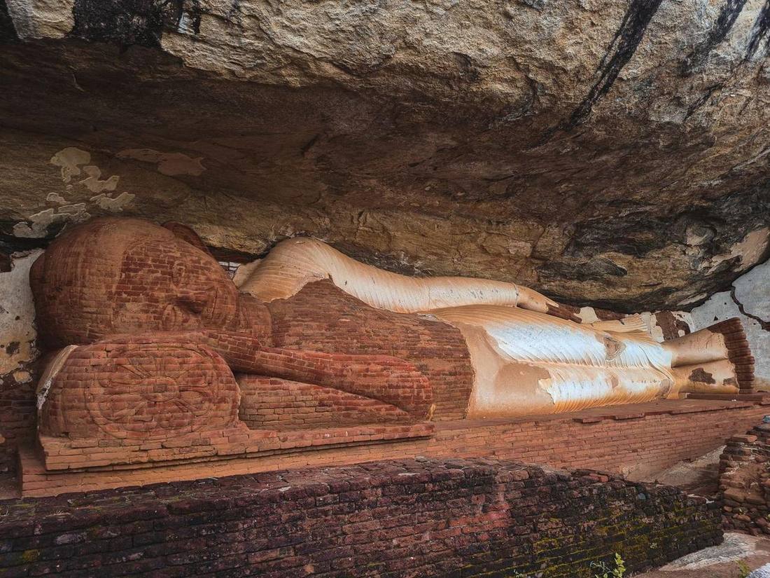 Reclining Buddha near Sigiriya